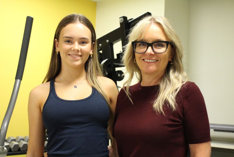 Concussion patient Indigo and her mother Amber